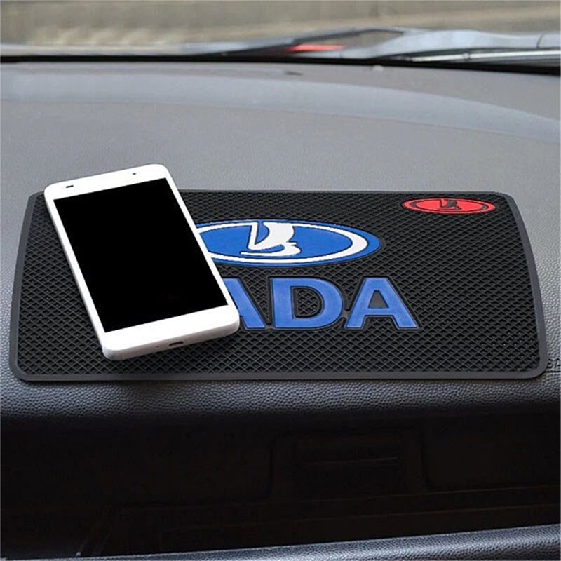 Protišmyková podložka LADA na palubovku