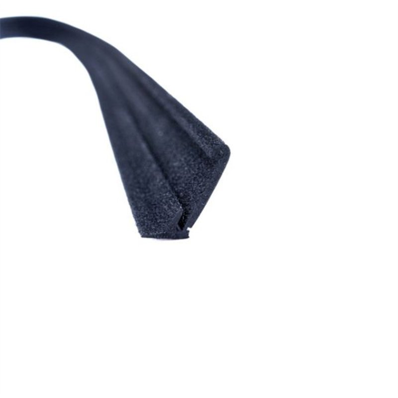 Tesnenie predného okna dverí pravé 21213-6103320