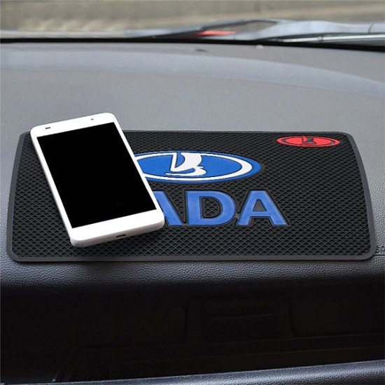 Protišmyková podložka LADA na palubovku